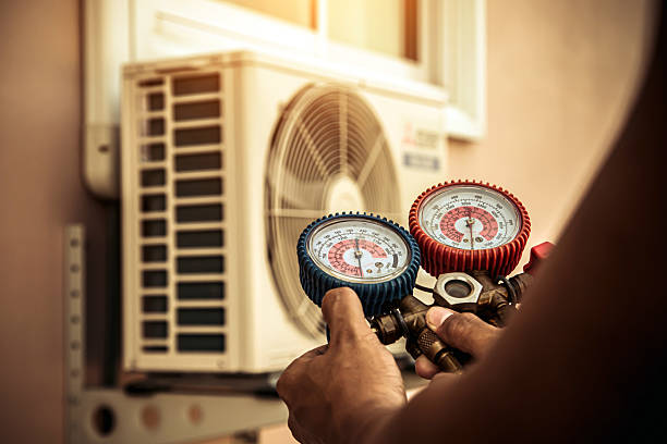 Professional Hvac technician working in Larrabee, IA
